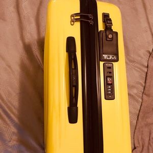 NWT Tumi Y3 international neon green suitcase 22”